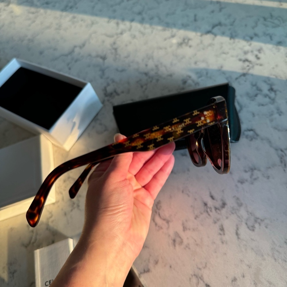 NWOT! CELINE Square Triomphe Logo Sunglasses in
Dark Havana CL401671 - Picture 7 of 16